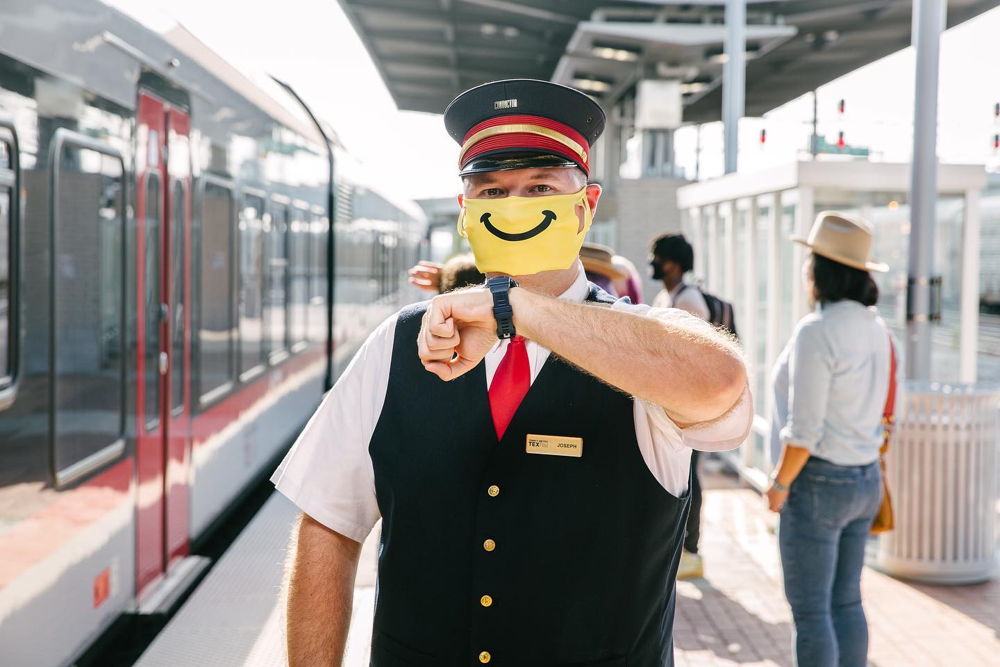 Smile. And be on time.

————

Filmed with JO Agency for Trinity Metro. 

Photo with the big bearded Ben Bender. 

#trains #videoproductioncompany #brand #metro #transportation #redcamera #trinitymetrotexrail #texrail #fortworthtexas #videographer #commercials #advertisingphotography #advertisingvideo #storytellers